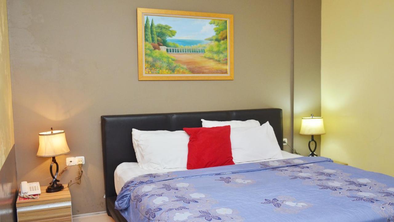 Gaia Asri Hotel Pamanukan Hilir Exterior photo